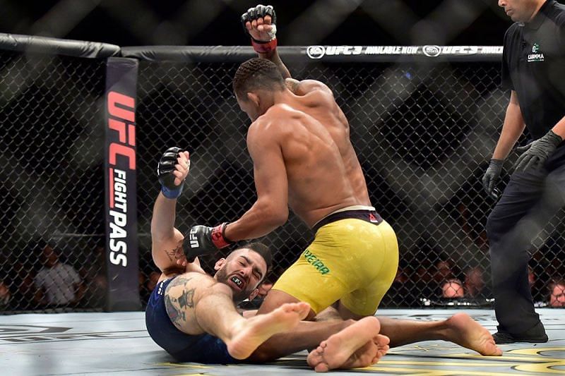 Carlo Pedersoli should never have been matched with Alex Oliveira